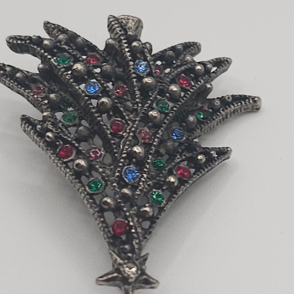 VTG Christmas Brooch 2PC Set Dark Silver Tone Red Green Tree Wreath Holiday Joy - Picture 14 of 16